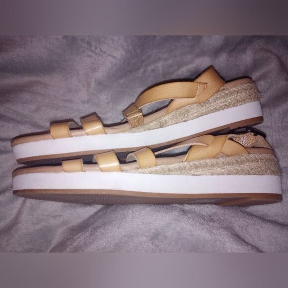 Torrid Tan Strappy Espadrille Sport Wedge Size 8 WW EUC - Picture 10 of 11